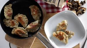 Bez nich dzisiaj nie wyobrażamy sobie świątecznego stołu, ale nasi przodkowie wcale nie zajadali się pierogami w wigilię. Najlepsze Pierogi Z Kapusta I Grzybami Zawsze Sie Udaja Jak Po Masle Paula Andrzejewska