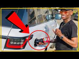 Nedbank cup when thembinkosi lorch met saziso magawana orlando pirates vs uthongathi fc. Khama Billiat S 2 5m Car Got Damaged During His Visit To The Car Wash Youtube
