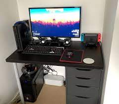 Small Station Battlestations Gaming Room Setup Video Game Rooms Pc Gaming Setup