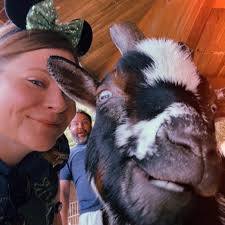 How to access Magic Kingdom for early breakfast reservations?