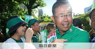 沖縄県知事選で初当選確実、古謝玄太氏とは 大学生の時から知事が夢