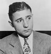 Chicago Outfit front boss Frank Nitti is pictured getting a little help  lighting his smoke. #ChicagoHistory 👈