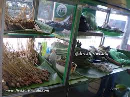 Sate jeroan siap di sajikan. Kuliner Sate Kere Dengan Keunggulan Bumbu Daging Lezat Khas Solo