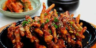 Pada dasarnya soto berbentuk kuah kuning yang berisi ayam, kubis, tauge, tomat, telur dan lain sebagainya. 4 Resep Ceker Pedas Kekinian Dari Ceker Mercon Sampai Maeun Dakbal Ala Korea Merdeka Com