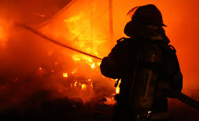 Maybe you would like to learn more about one of these? Video Incendiu In Capitala O Piata A Ars Paznicul A Anuntat Pompierii Trei Autospeciale La Fata Locului