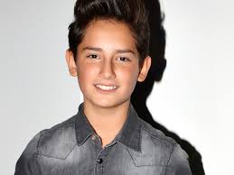 El guapo hijo del productor juan carlos osorio y la polémica niurka, emilio osorio, parece que la relación con su compañero de telenovela, mauricio abad, llevaron su relación más allá, pues al estar como invitados en la emisión matutina, hoy compartieron unas polémicas imágenes que dejaron sorprendidos a más de uno. Las Poses De Emilio Osorio El Proximo Mirrey De Televisa
