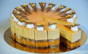 Megérkezett az astrazeneca első vakcinaszállítmánya magyarországra. Ebbol A Tizbol Az Egyik Az Orszag Tortaja Lesz