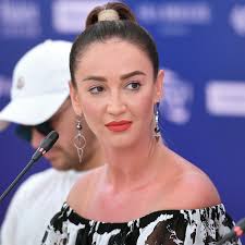 Born 20 january 1986) is a russian media personality and singer. Kto Ona Voobshe Takaya Fenomen Olgi Buzovoj Ria Novosti 20 01 2021