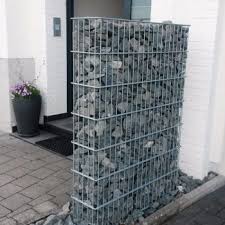 Der gartenzaun aus glas ist eine perfekte wahl, um ihre terrasse schön aber auch sicher zu gestalten. Gabionen Und Steine Gabione Gartenzaun De By Klauke