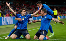 Los de foda salieron valientes, pisando el área de italia ya en el primer minuto, pero italia se llevó pronto el partido a su terreno. Lollmqxzbu5dhm