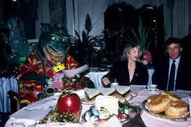 What dinosaurs showed was how foolish any gender bias is. Dinosaurs Tv Show Innovative 90s Sitcoms