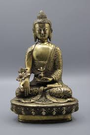 Medizin Buddha Figur Aus Bronze In Meditativer Haltung Die Buddhistische Skulptur Ist Ein Symbol Fur Gesundheit Und Heilung Buddha Buddha Figur Buddha Statuen
