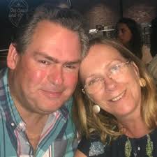 The biggest warning signs of hormone imbalances...👆 There is a lot you can  learn about your body and your hormones by listening to your symptoms. If  you choose to do testing, you