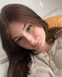 HI!! My names Brea Daniel I am from Columbus, OH. I am 100% committed to  Tampa and I am majoring in Marine Biology. I love to spend time with  friends, never afraid