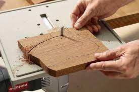 Holzautos sind ein beliebtes spielzeug, weil holz ein angenehmes material ist, das sehr gut kindgerecht gestaltet werden kann. Mit Dieser Gratis Anleitung Baust Du Hochwertiges Spielzeug Selbst Holzspielzeug Selber Bauen Holzspielzeug Fur Kinder Spielzeug