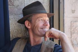 Robin Hill's Instagram, Twitter & Facebook