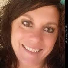 Kristy Vinson's Instagram, Twitter & Facebook