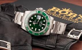 Rolex submariner mechanical automatic wristwatches. Here Are The Top 5 Best Selling Submariner Models That Never Get Outdated