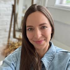 Does anyone have 1 ticket to sell for any London shows? I am one heart  broken girl who never got to experience the Eras Tour in Vienna because of  the show cancellation.