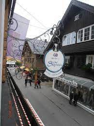 It is the southernmost settlement in germany and one of its highest towns. Blick Vom Zimmer Auf Die Fussgangerzone Aufnahme Von Saschas Kachelofen Hotel Oberstdorf Tripadvisor