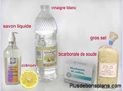 Un mélange d'eau et de vinaigre blanc (à parts égales) ou de vinaigre d'alcool. Vinaigre Blanc Produit Nettoyant Efficace Ecolo Et Pas Cher