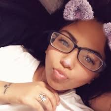 Shelly Vasquez's Instagram, Twitter & Facebook