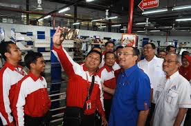 Pejabat pos kota sentosa, ground floor, block 7,lot 640,no 4,7th mile, jalan tapang, kota sentosa commercial centre, 93250 kuching, sarawak postkontor kuching, bahagian kuching, sarawak, malaisia lahtiolekuajad pejabat pos kota sentosa aadress kommentaare telefon veebisait pejabat. Photo Gallery Category Lawatan Kerja Rasmi Yb Dato Haji Jailani Johari Timbalan Menteri Kkmm Ke Pejabat Pos Negeri Dan Pusat Mel Kuching Sarawak Pada 02 03 2017 Image Lawatan Kerja Rasmi Yb