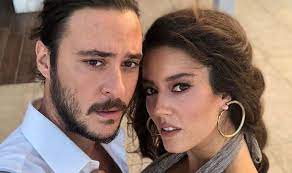 Pelin akil ve anıl altan. Pelin Akil Den Esi Anil Altan In Paylasimina Esprili Yorum