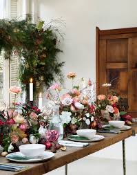 How Top London Florists Do Their Christmas Flowers Christmas Flower Arrangements Decor Flower Pot Design