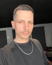 Devin True's Instagram, Twitter & Facebook