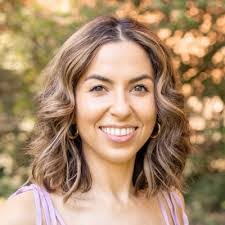 Nikki Comer's Instagram, Twitter & Facebook