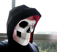 Ainsi vous recevrez un mail avec des liens pour télécharger le patron et la brochure de montage! Grim Reaper Mask Halloween Masks Papercraft Halloween Etsy