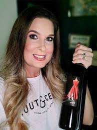 Michelle Llanes's Instagram, Twitter & Facebook