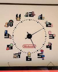 厚紙で作られた立体ドット絵が美しい ハンドメイドのファミコン壁時計が超ステキ そうさめも アイロンビーズ マインクラフト マリオ アイロンビーズ クロスステッチ 図案
