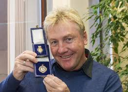Celtic hero Frank McAvennie broke down after Scots tycoon handed back  medals he flogged at lowest point