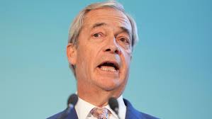 Keir Starmer calls Nigel Farage 'spineless' over handling of racism claims