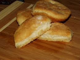 Bisquick Sour Cream Biscuits 7 Up These 7 Up Biscuits Are So Light And Fluffy Only 4 Ingredients Tried Them Last Night Awesome Yummy Biscuits Biscuit Recipe Happy Foods