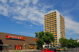 Die mieter sind nach der teilung des hauses eingezogen. 1 Zimmer Wohnung Zu Vermieten Singerstrasse 83 10243 Berlin Friedrichshain Friedrichshain Mapio Net