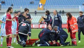 Vous êtes témoin d'un fait, vous avez une information, un scoop ou un sujet d'actualité à diffuser? Morosini S Effondre En Plein Match De Foot Sa Mort Aurait Elle Pu Etre Evitee Le Plus