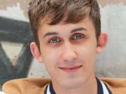 EVERYTHING HOLLYOAKS