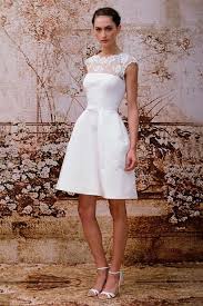 Wenn sie sich bereits für ein kleid entschieden haben, finden sie leichter den schuh, der mit ihrem outfit harmoniert. Welche Schuhe Zum Brautkleid Aus Spitze 98654c