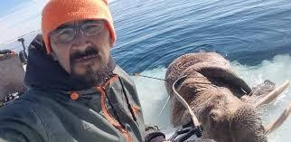 Elliott Wamsley's Instagram, Twitter & Facebook