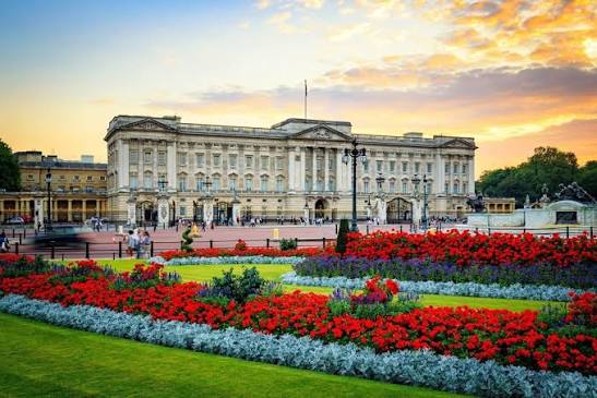Royal history, world-class museums, timeless landmarks, and vibrant city  energy make London unforgettable&mdash;where centuries of heritage blend  seamlessly with modern culture, creating one of the most fascinating travel  destinations on Earth. Tower