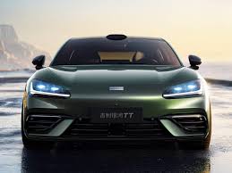Geely mostra novo sedã com mais de 700 km de autonomia e que acelera como Porsche