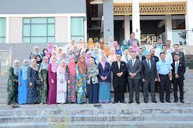 Perbadanan kemajuan negeri pahang (pknp) ditubuhkan pada 27 disember 1965 melalui enakmen lknp bil. Treasury Kelantan On Twitter Lawatan Penanda Aras Pejabat Kewangan Dan Perbendaharaan Negeri Pahang Ke Pejabat Perbendaharaan Negeri Kelantan Https T Co 4xgqncxngv Https T Co Qnip2xgcfw
