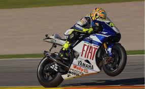 Valentino Rossi Wheelie Hd Wallpaper Motos Deportivas Motos Deportes