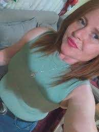 Doris Caro's Instagram, Twitter & Facebook