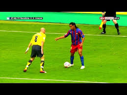 Overall, football skills can be divided into four main areas, namely outfield technical, physical, mental and goalkeeping technical abilities. Download Ronaldinho Barcelona Freestyle 2003 2008 Hd Skills Video Mp4 2021