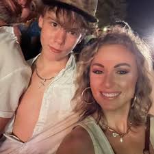 Happy Thanksgiving from our family to yours! 🦃 #thanksgiving  #momsofinstagram