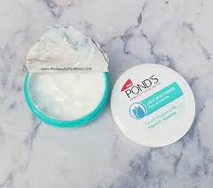 Ponds Light Moisturizer Review The light cream formula can't walk its talk. ponds light moisturizer review